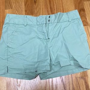 EUC Loft Riviera Short 4” Inseam PALE GREEN